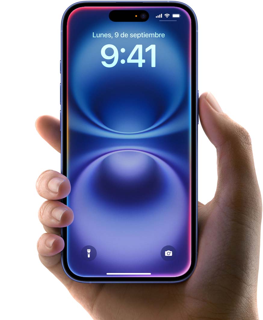 Una mano sostiene un iPhone 16 color ultramarino, diseño todo pantalla, Dynamic Island en el centro de la parte superior, esquinas redondeadas