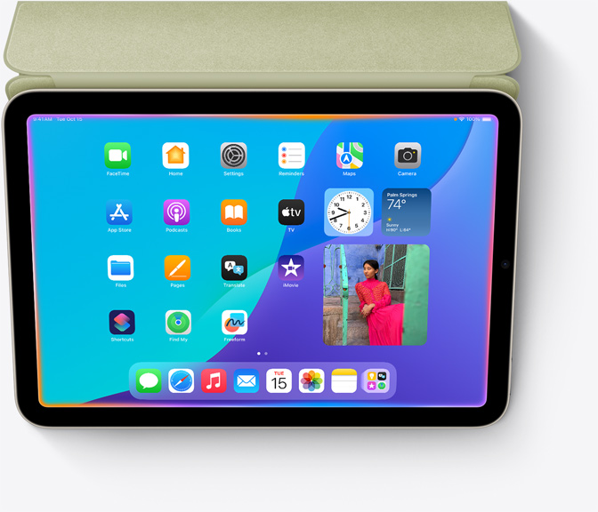 iPad mini s úplně novým designem Siri, je vidět zářící světlo po okrajích obrazovky.