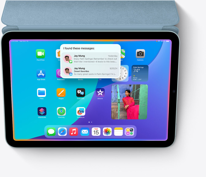 Fixé à un Smart Folio, un iPad mini affiche une recherche contextuelle effectuée avec Siri, une nouvelle fonctionnalité Apple Intelligence.