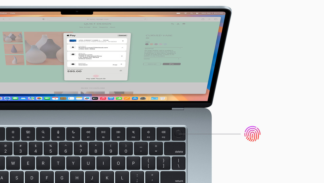 Un MacBook Air bleu ciel ouvert, avec indication de l’emplacement du bouton Touch ID.