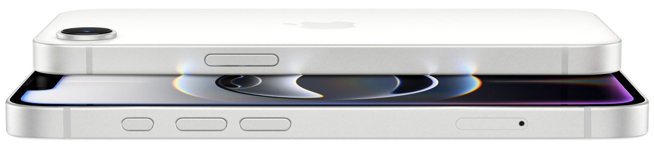 iPhone 16e باللون الأبيض يتحرك ويتداخل مظهراً الجهة الجانبية للكاميرا، وشاشة ريتنا، وزر الإجراءات، والزر الجانبي.