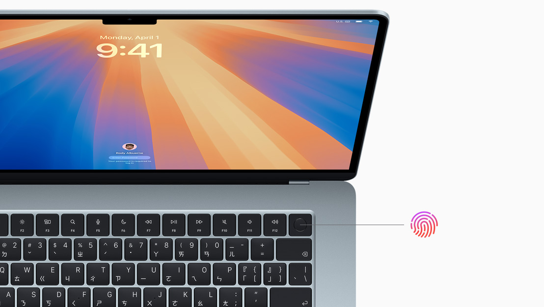打開的天藍色 MacBook Air，展示 Touch ID 按鈕的位置。