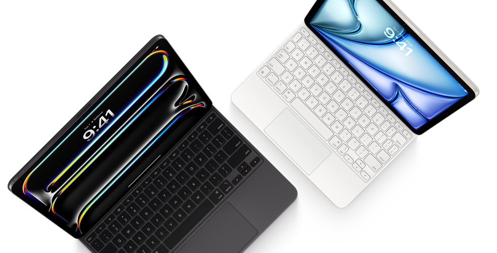 俯視 iPad Pro 連接至適用於 iPad Pro 的黑色精妙鍵盤，以及 iPad Air 連接至適用於 iPad Air 的白色精妙鍵盤。
