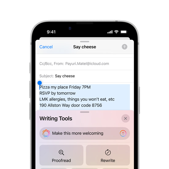 صورة لعرض جزئي من شاشة iPhone 16e يظهر قدرات أدوات الكتابة في نظام Apple Intelligence‏.