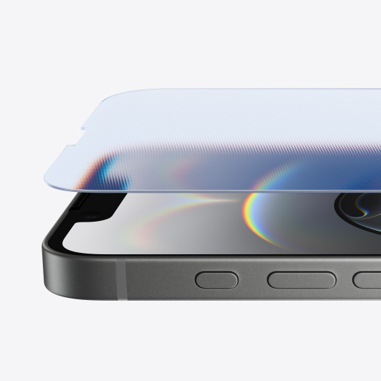 側面圖展示陶瓷晶體護面玻璃在白色 iPhone 16e 上面，以及動作按鈕。