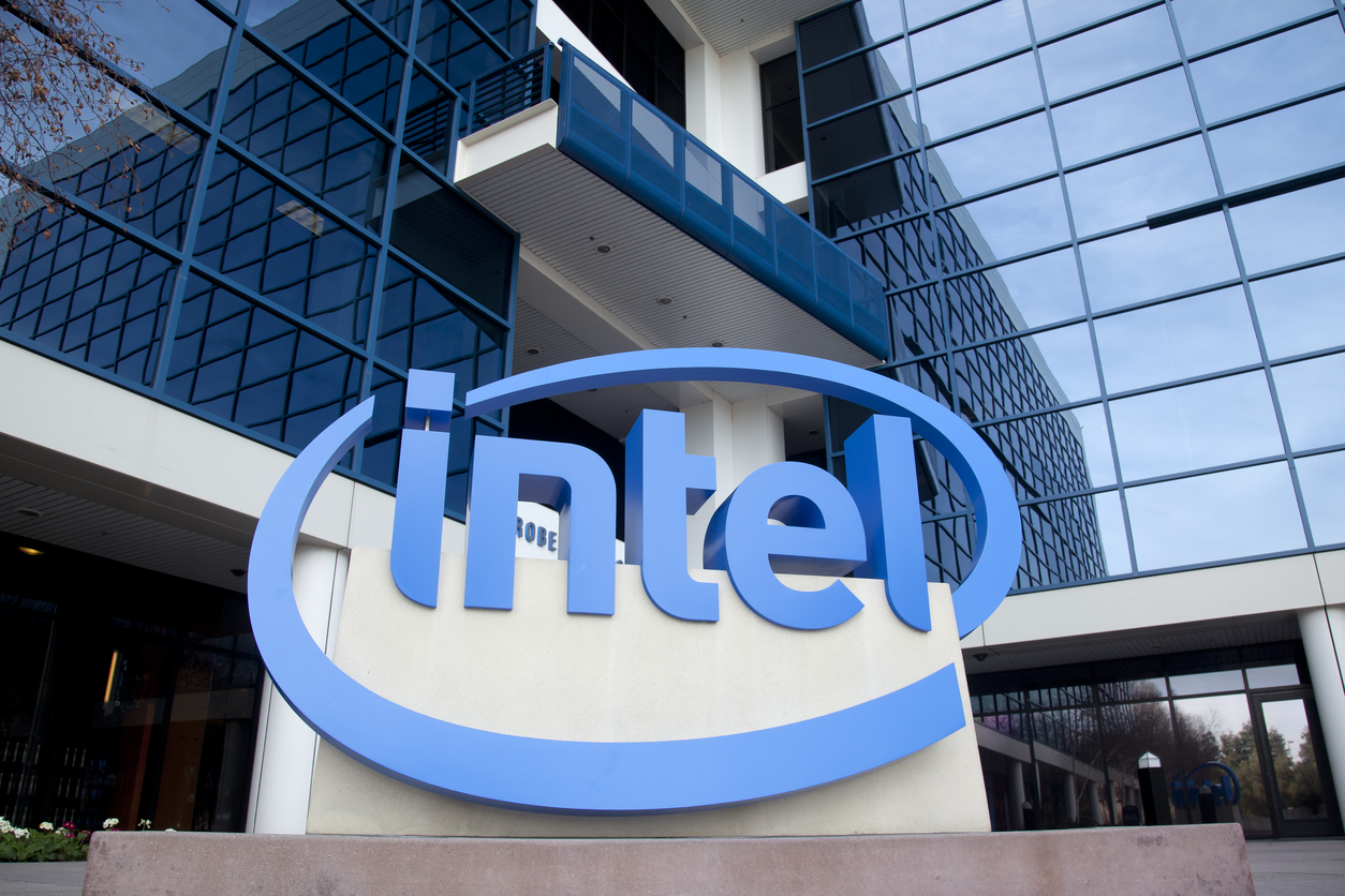 article-image-intel-unveils-the-first-3d-logic-chip-packaging-technology-foveros-powering-its-new-10nm-chips-sunny-cove